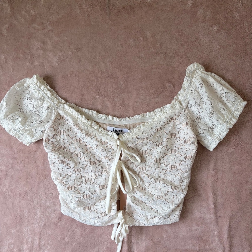 Tiger Mist Alexis Top White Lace Off The Shoulder Crop Top NWT Small